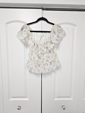 Women’s Cream Floral Ruffle Peplum Blouse (With Free A GIFT)